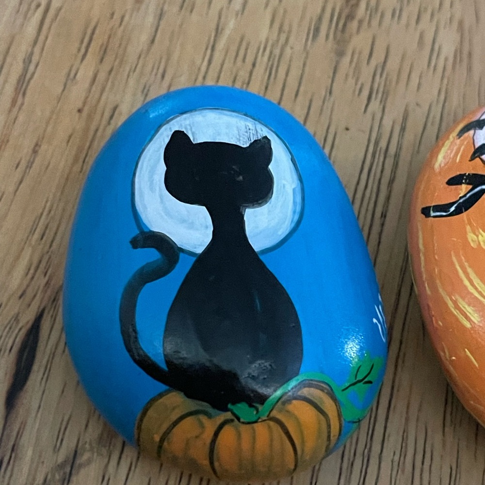 Hand crafted painted Halloween rocks black cat owl pumpkin bats moon set of two - Picture 7 of 13